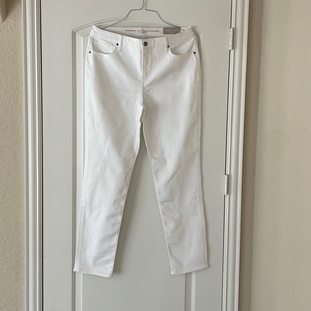 Chico’s So Slimming Girlfriend Ankle Jeans- NWT
